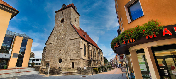 Die Kirche St. Vincenz in Schöningen. Sie befindet sich am Beginn der Fußgängerzone Niedernstraße