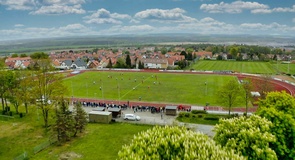 Luftbild vom Elmstadion Schöningen bei einem Spiel der FSV